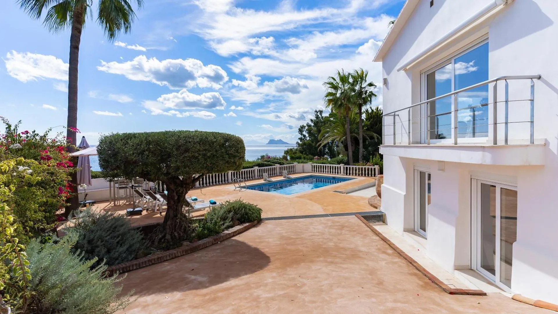Villa Shangri-La, Sea View, Pool And Panoramic View Sotogrande Apartment