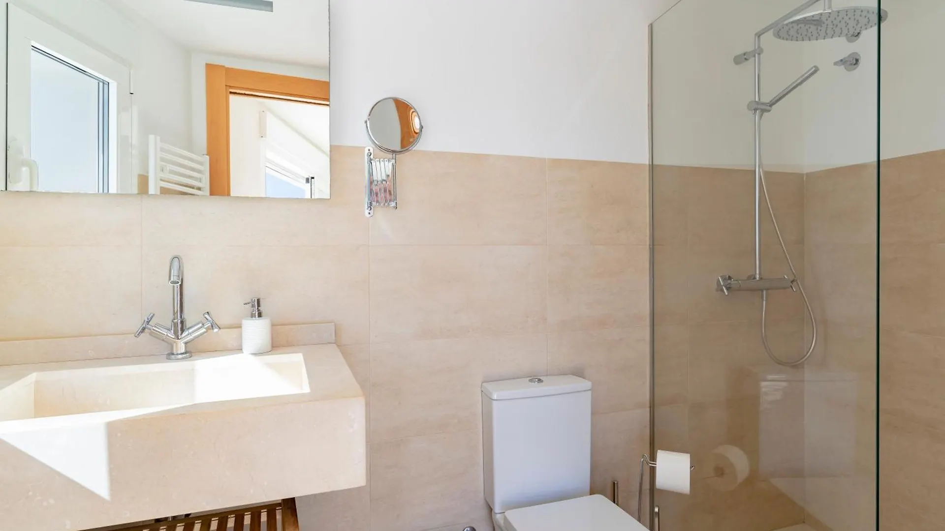 Apartment Villa Shangri-La, Sea View, Pool And Panoramic View Sotogrande