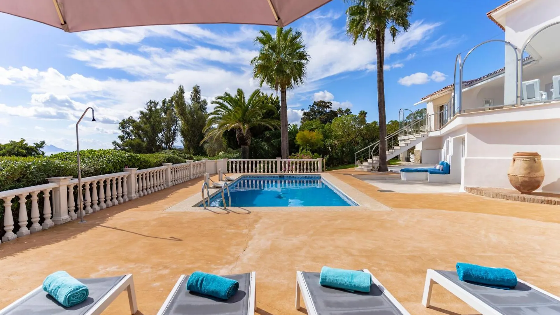 Villa Shangri-La, Sea View, Pool And Panoramic View Sotogrande